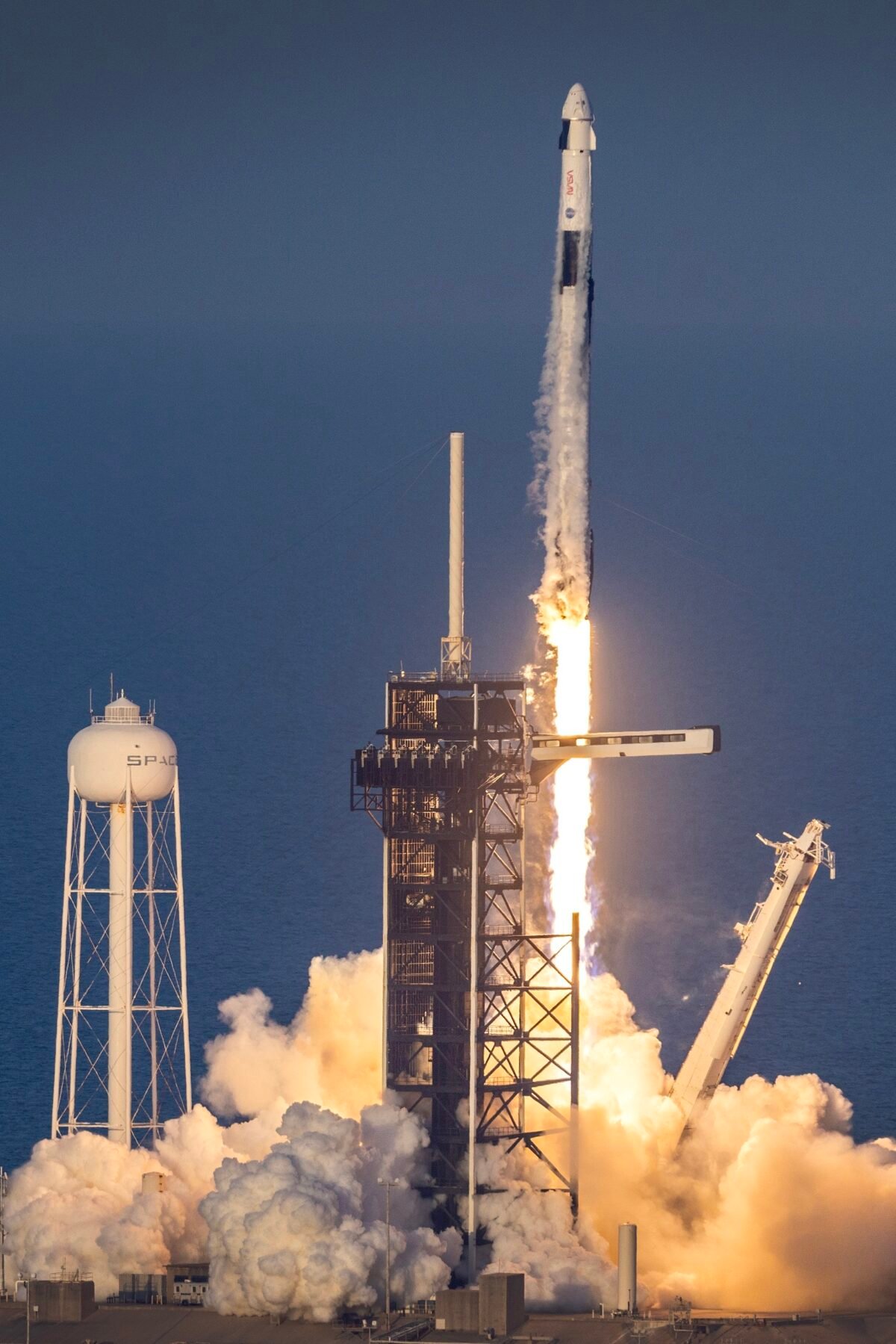 En imágenes: despegó la misión de rescate de los astronautas atrapados en la Estación Espacial Internacional