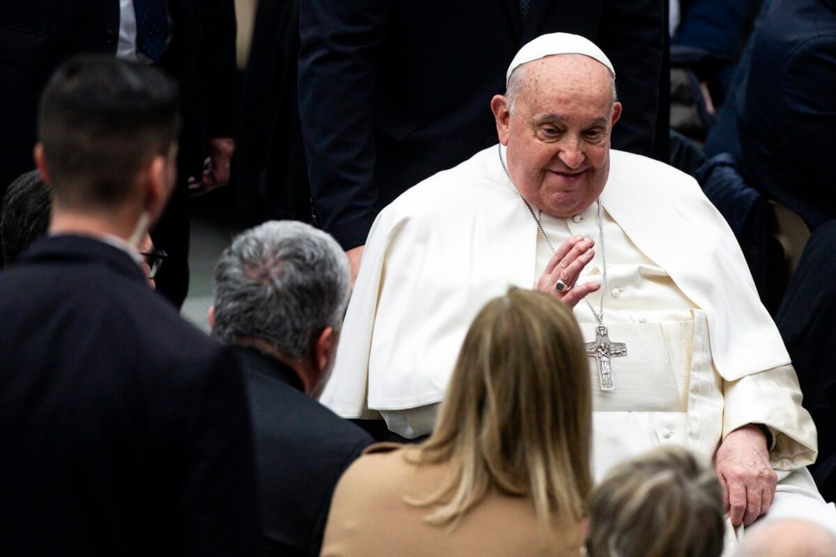 El papa pidió la liberación de periodistas encarcelados por cubrir conflictos: "Son muchos"