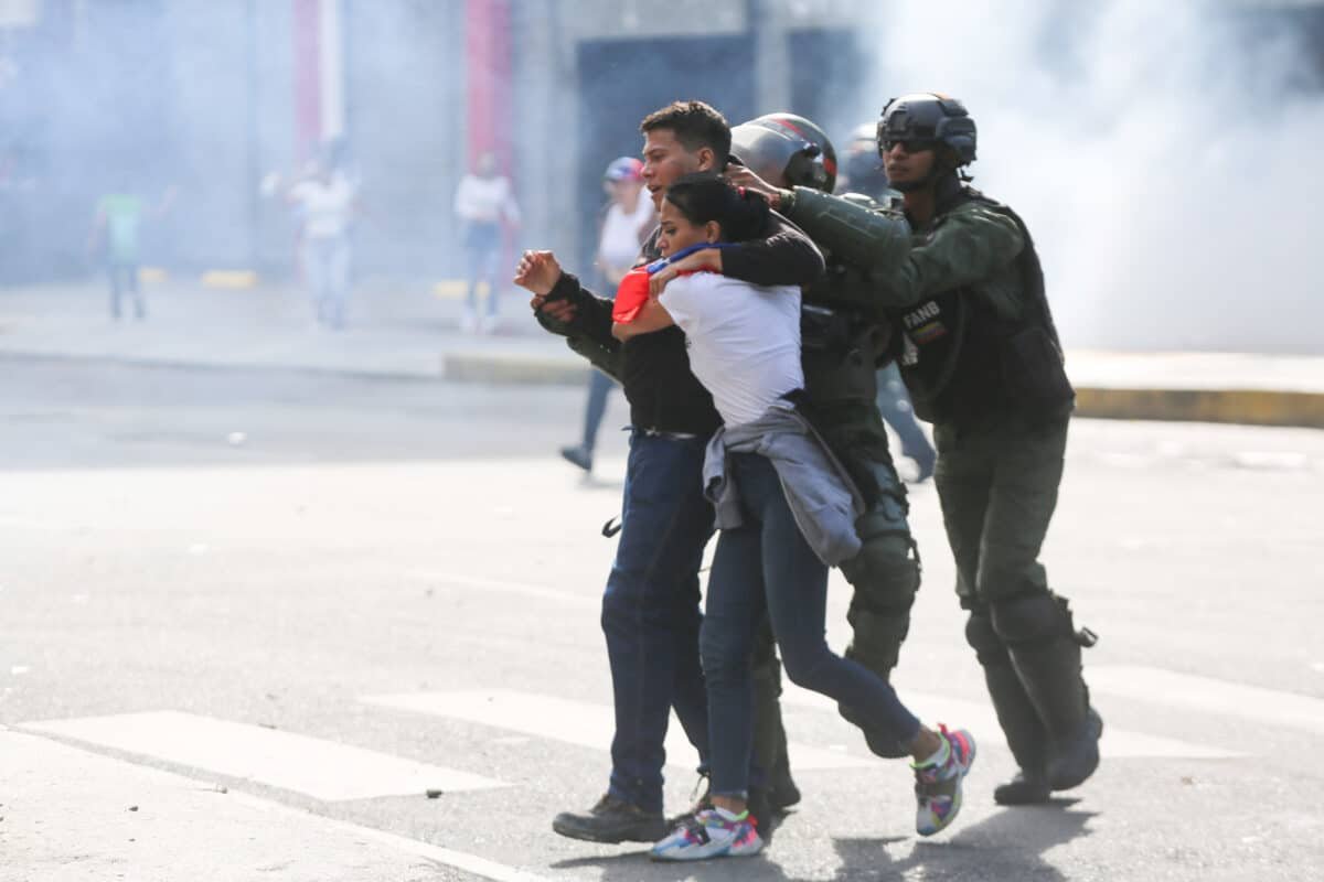 Foro Penal confirmó la detención de 74 adolescentes en las protestas desde el 29 de julio