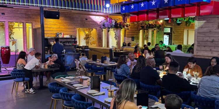 NANDO GRILL LLEGA A ORLANDO: EL PRIMER RESTAURANTE TEMÁTICO VENEZOLANO EN EE. UU. 🇻🇪🔥