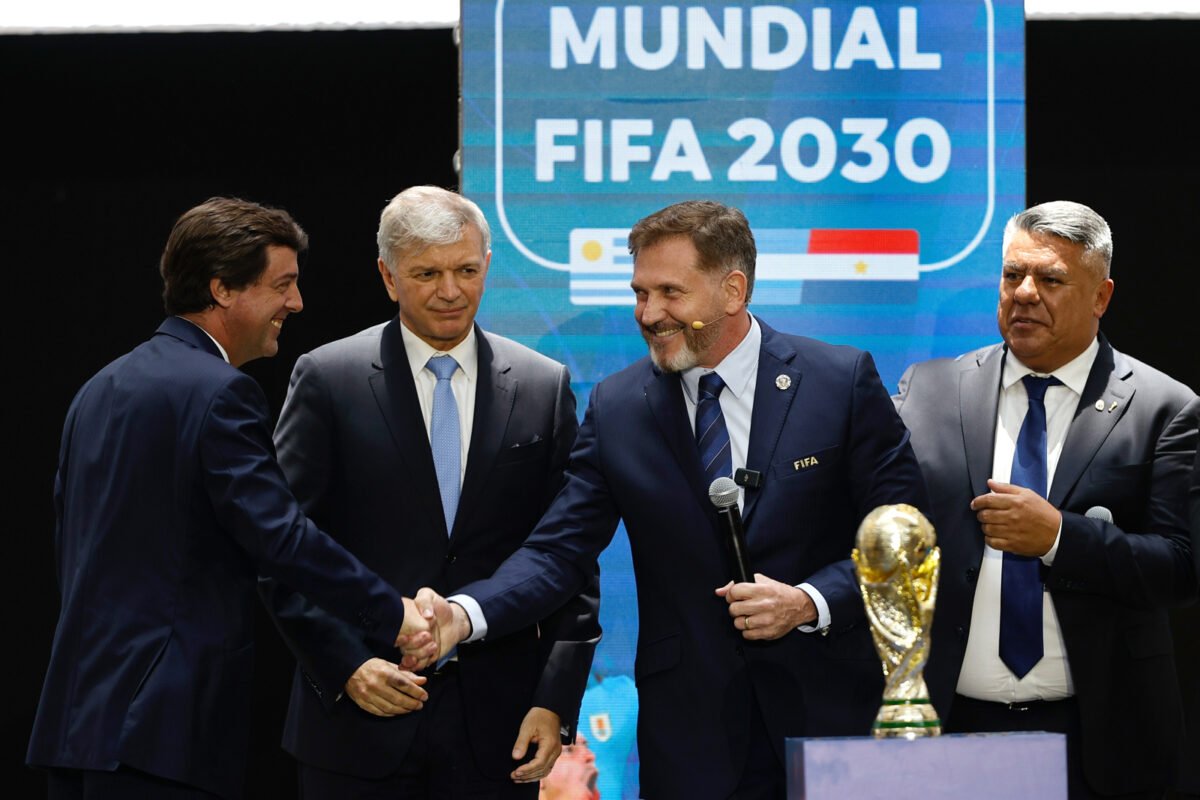 ¿Qué países serán sede de los Mundiales de fútbol 2030 y 2034?