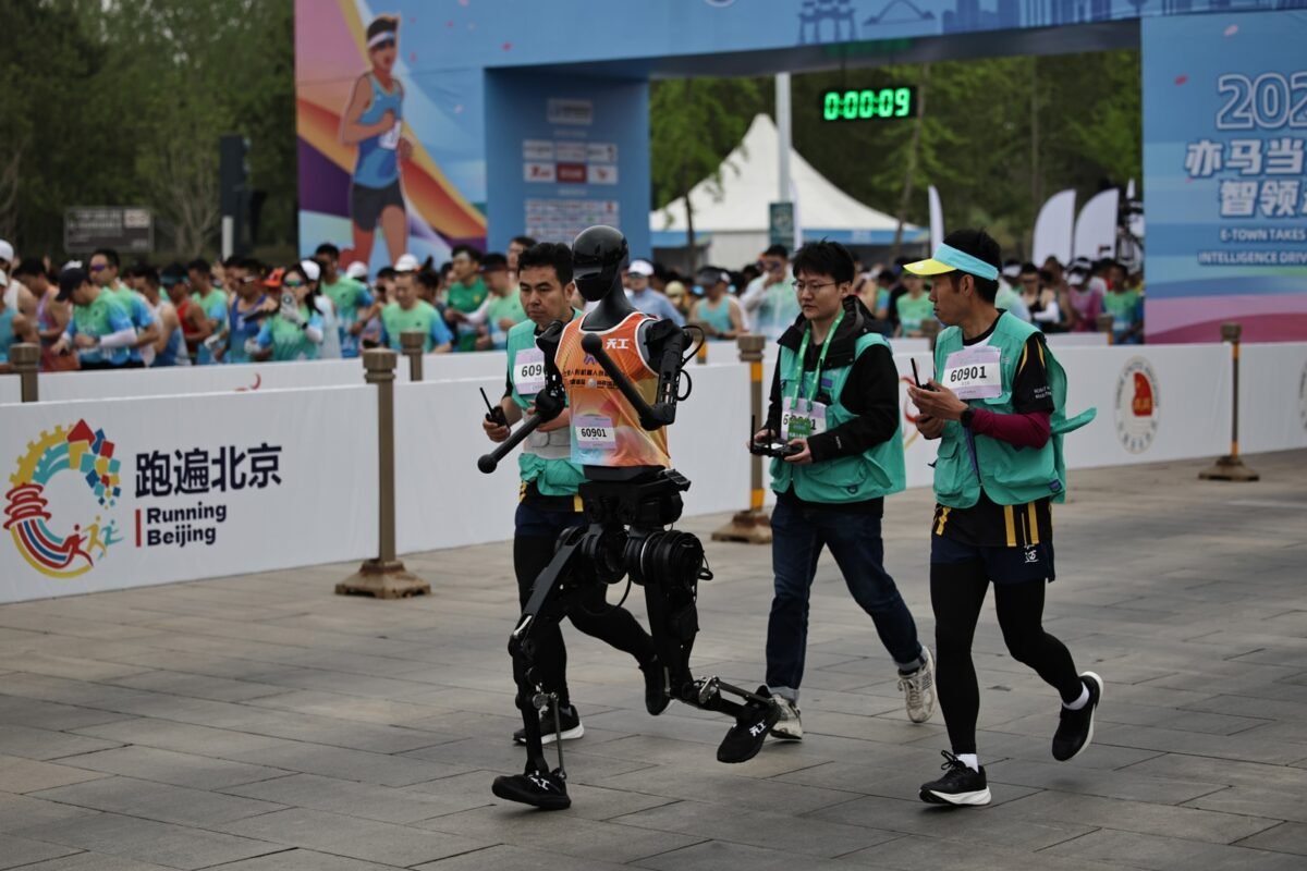 Así es Tiangong, el primer robot humanoide en completar una media maratón en China