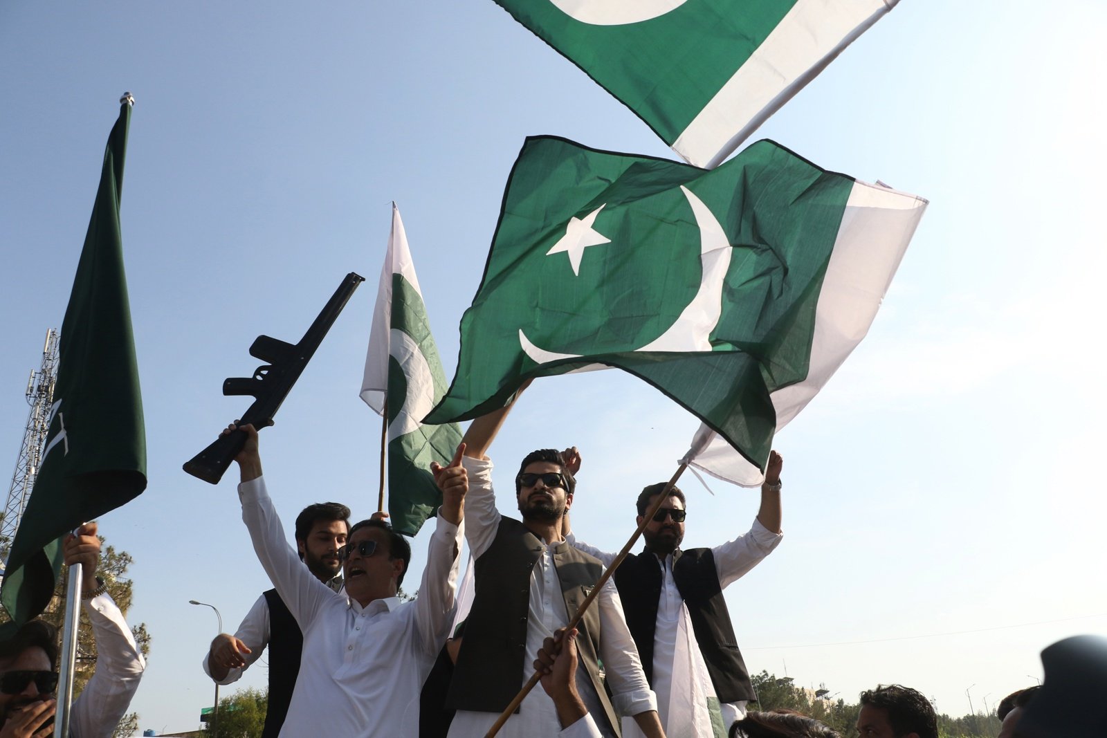 India acusó a Pakistán de violar el alto al fuego