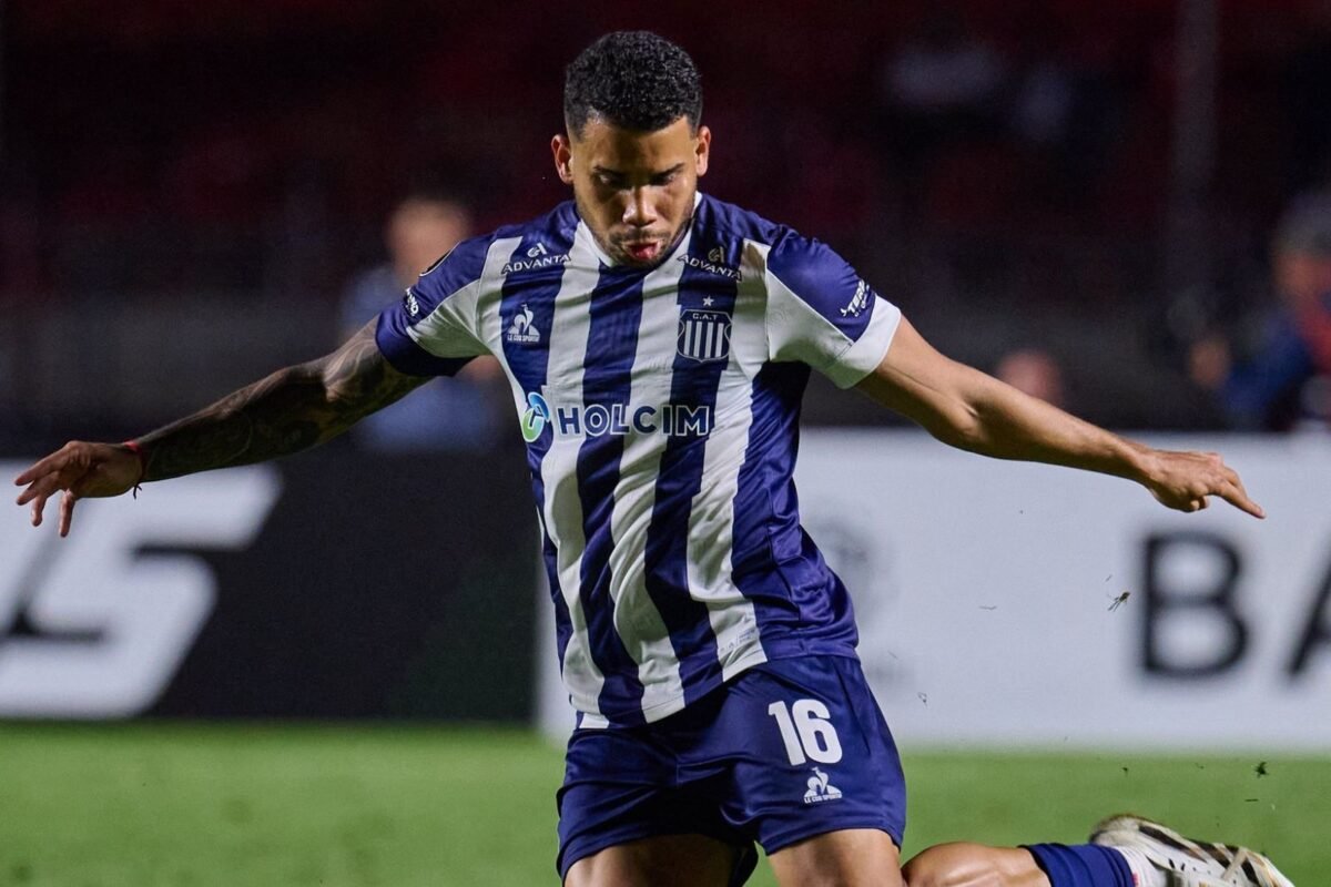 El futbolista venezolano Miguel Navarro denunció que fue víctima de xenofobia