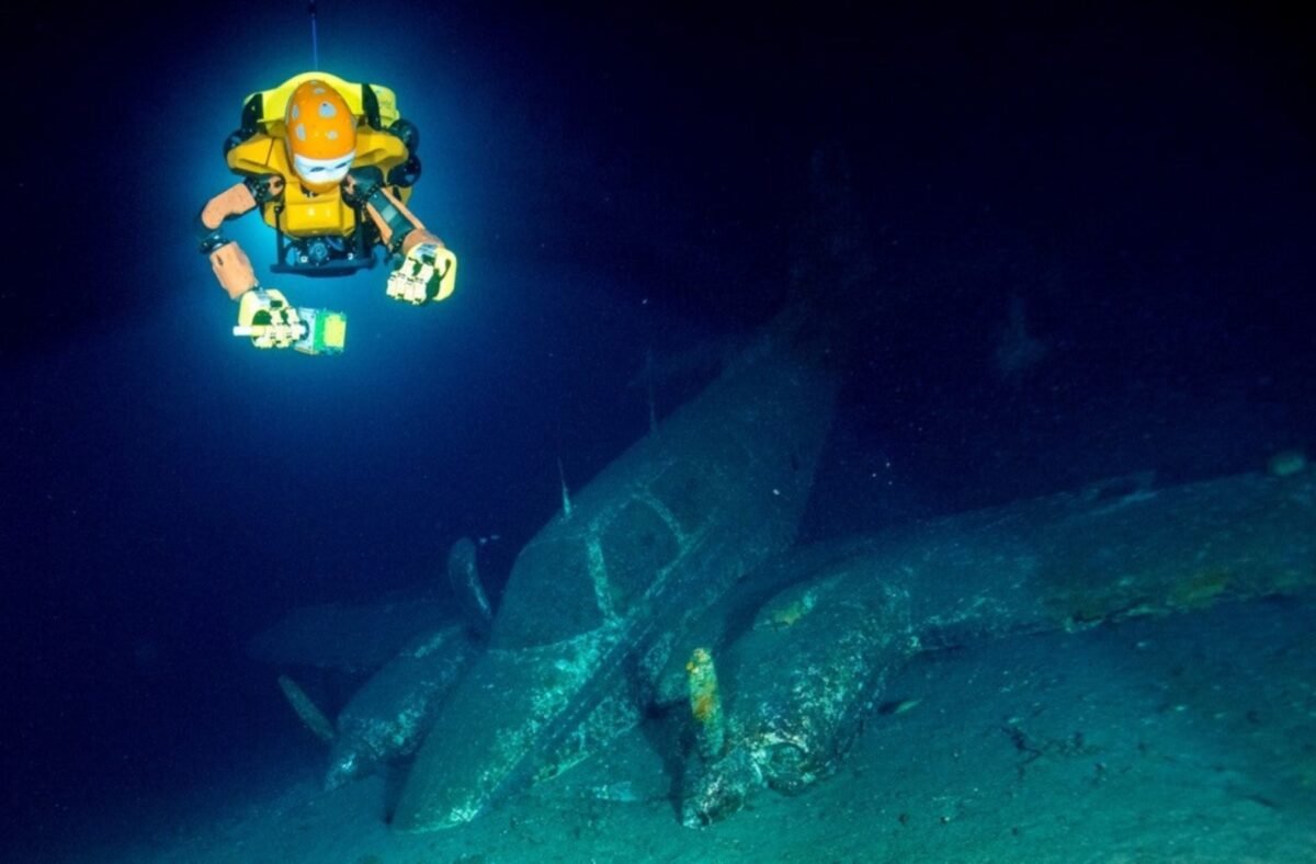 Así es OceanOneK, el robot humanoide que permite “tocar” el fondo marino