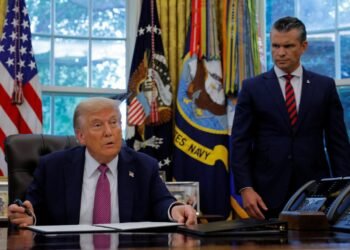 Trump autorizó al Pentágono a “hacer lo que quiera” contra cazas del régimen de Maduro