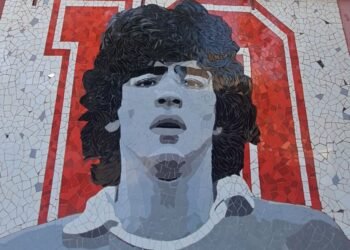 Procesaron a dos hermanas de Maradona por administración fraudulenta de su marca comercial