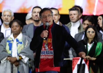 Petro fijó fecha para entregar firmas que impulsen una constituyente en Colombia