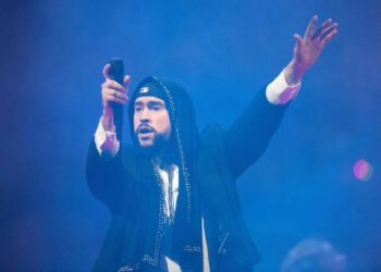 Gobierno de Trump advierte que desplegará a agentes migratorios en Super Bowl de Bad Bunny