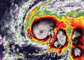 Melissa desata su furia en Jamaica y avanza hacia Cuba como un huracán categoría 4