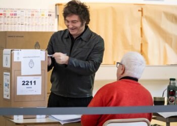 Milei gana las elecciones legislativas en Argentina con más del 40% de los votos