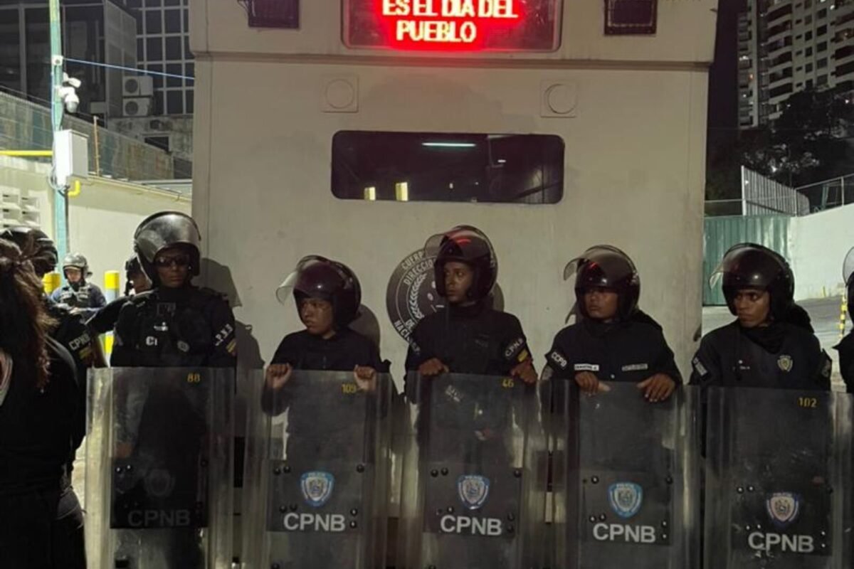 En imágenes: familiares de presos políticos cumplen 13 días en vigilia pidiendo libertad