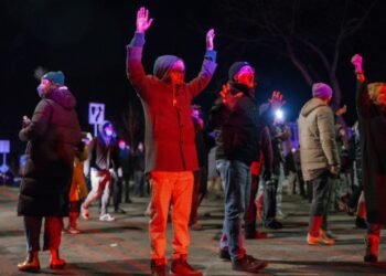 Llamada al 911 contradice relato del gobierno sobre operativo de ICE que dejó herido a un venezolano