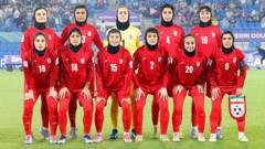 «Traidoras en tiempos de guerra»: el temor a regresar a Irán de las jugadoras de la selección femenina de fútbol que se negaron a cantar el himno en un torneo en Australia