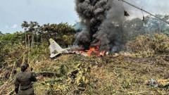 Al menos 66 muertos tras estrellarse un avión de la Fuerza Aérea Colombiana con 128 personas a bordo en el sur del país