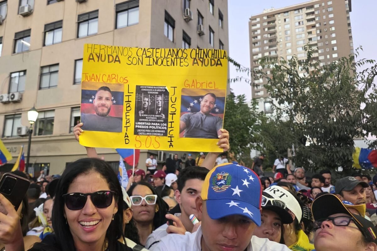 El reencuentro de María Corina Machado con una marea de venezolanos en Chile