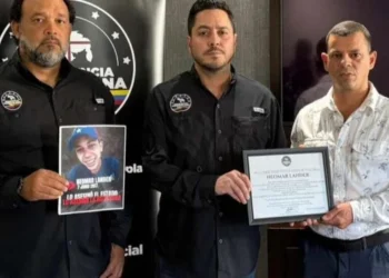 Resistencia Venezolana honra a la familia de Neomar Lander en Miami: “Su sacrificio vive en la conciencia de un país que no se rinde”