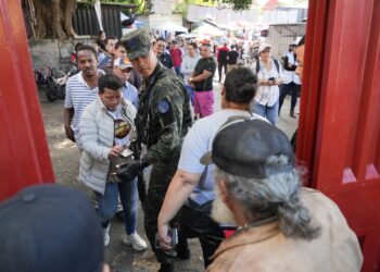 El conservador Asfura, que recibió el respaldo de Trump, lidera el recuento en Honduras