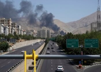 El bloqueo de EE UU satura los depósitos de petróleo de Irán y amenaza con cerrar pozos