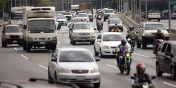 ¿Cuánto dinero necesitan los venezolanos para mantenerse en el país?