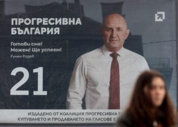 Bulgaria acude a las urnas con el expresidente prorruso Rumen Radev como favorito