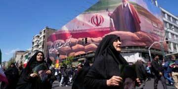 Mojtaba Jameneí sigue en paradero desconocido pero Irán no da signos de vacío de poder