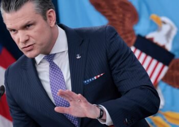 Pete Hegseth, el secretario de Defensa en guerra contra el Pentágono