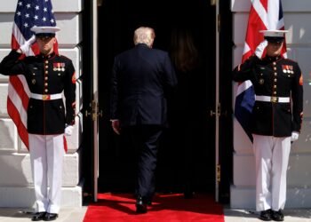 Trump usa la sentencia del Supremo que cercena los derechos de las minorías para mejorar sus perspectivas electorales