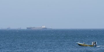 Pagar un peaje a Irán por cruzar el estrecho de Ormuz: una moderna piratería contraria al derecho internacional