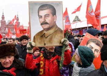 Rusia impone la memoria de los verdugos del estalinismo a la de sus víctimas