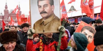 Rusia impone la memoria de los verdugos del estalinismo a la de sus víctimas