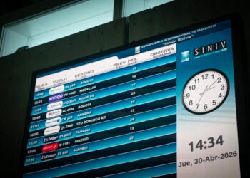 El primer vuelo Caracas-Miami trajo nuevas expectativas a un país lleno de incertidumbres
