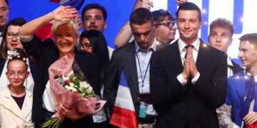 Francia busca candidato para batir a la ultraderecha en las presidenciales