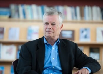 Stephen Kinzer, historiador: “Cualquier Gobierno que llegue al poder en Irán respaldado por Estados Unidos no tendrá legitimidad”